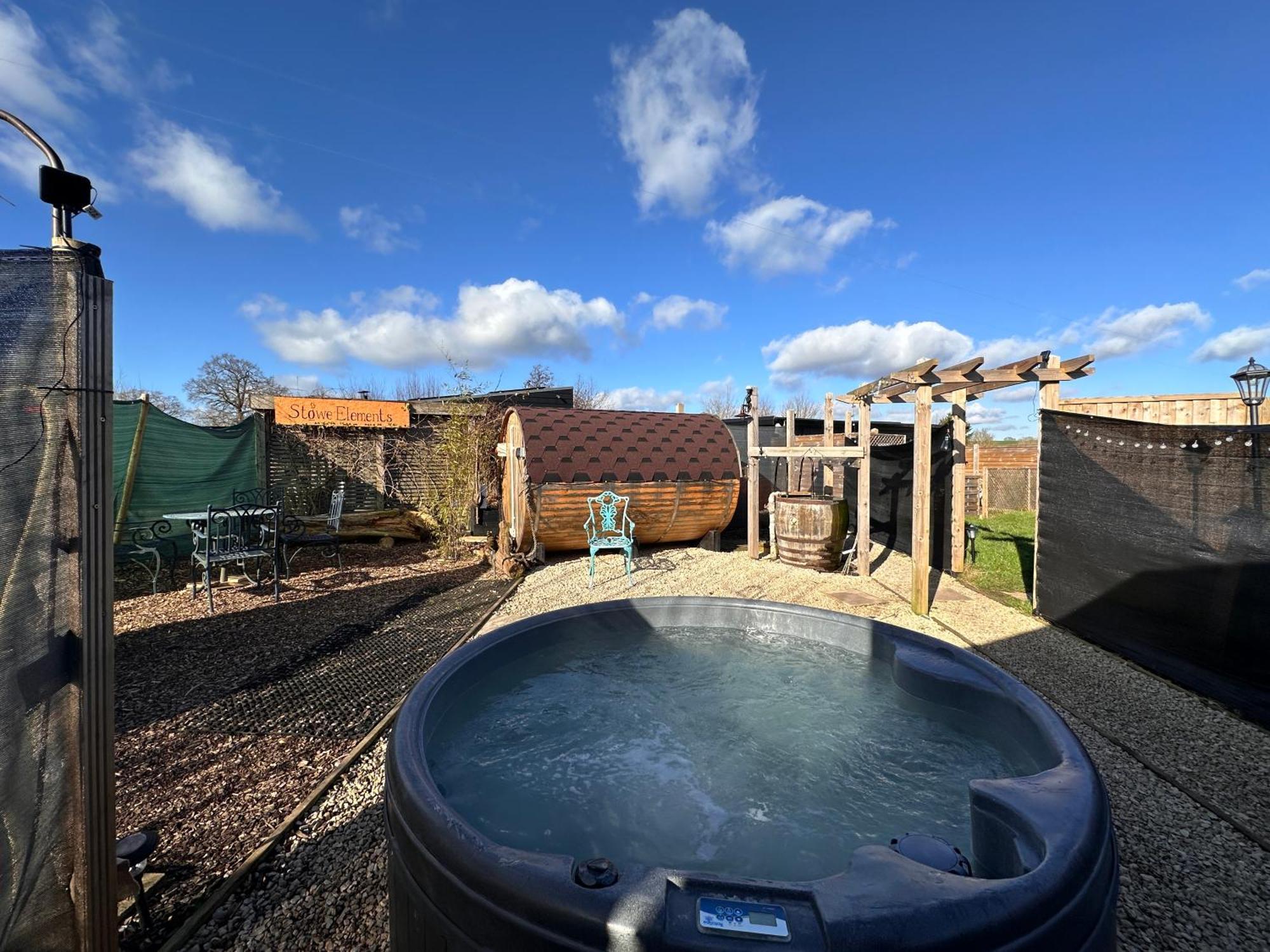 Camping Buzzard Holt Hosting